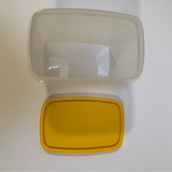 Tupperware Small Container with Yellow Lid EUC - Picture 8 of 13
